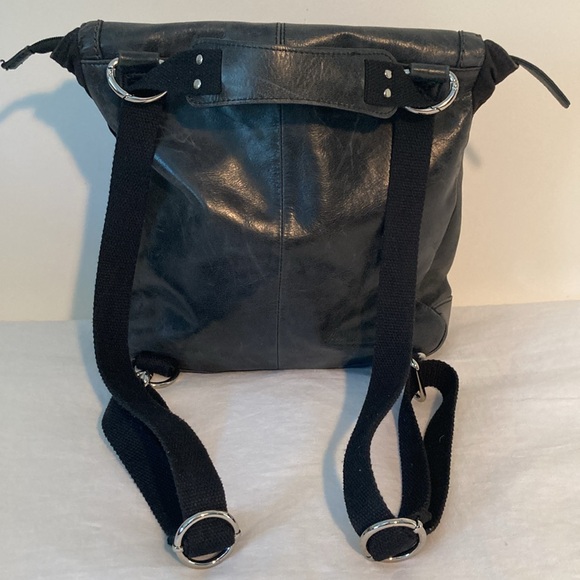 The sak leather Ventura convertible crossbody backpack charcoal smooth cowhide - Picture 7 of 17